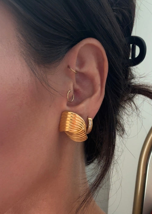 Saturdays Statement Stud